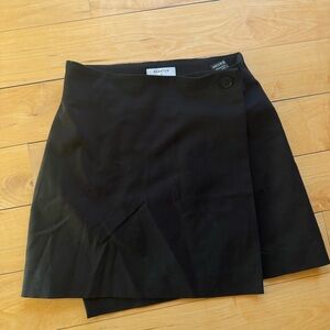 Aritzia Babaton Black Mini Wrap Skirt (Size 2)